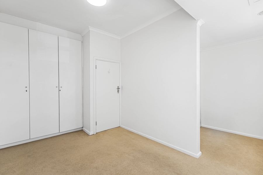 To Let 3 Bedroom Property for Rent in Sea Point Western Cape